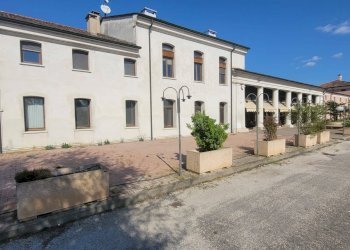 Foto 7 - Bar Tavola Calda - Fredda via roma
 
5, Roncoferraro - foto 7