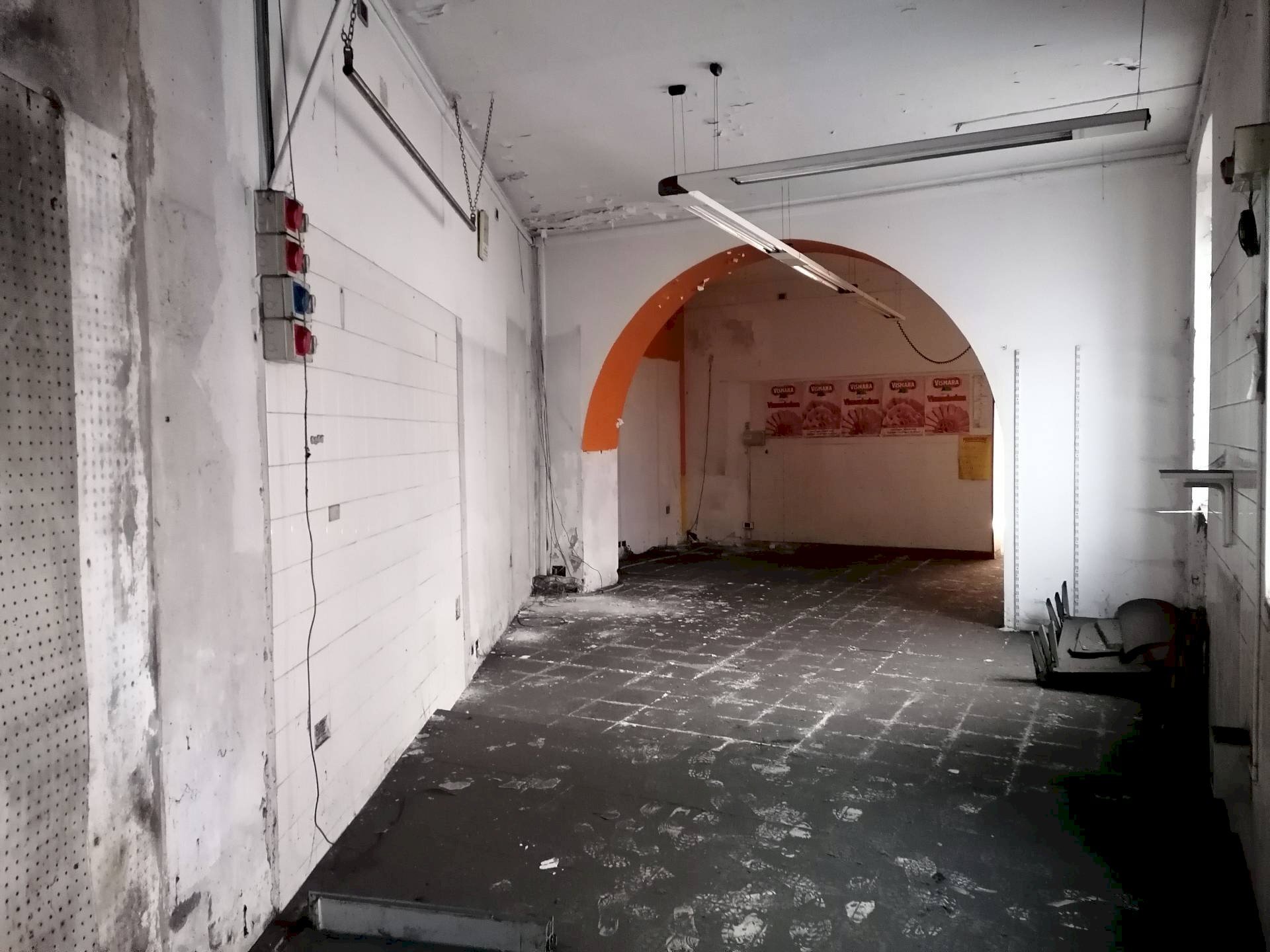 Foto 3 - Commercial Premises Corso Monte San Gabriele, Lecco - photo 3