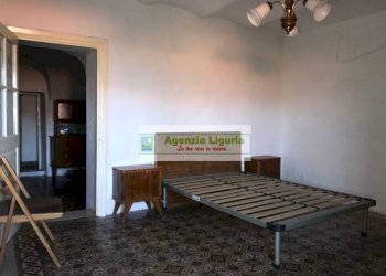 Camera da letto - Appartamento piazza xx settembre
 
7, Perinaldo - foto 25