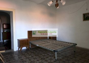 Camera da letto - Appartamento piazza xx settembre
 
7, Perinaldo - foto 26