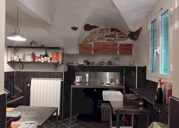 Foto 3 - Appartamento piazza castello
 
3, Perinaldo - foto 3