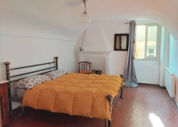 Foto 2 - Quadrilocale piazza castello
 
3, Perinaldo - foto 2