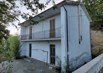 Foto 1 - Casa indipendente contrada trimonti
 
28, Ariano Irpino - foto 1