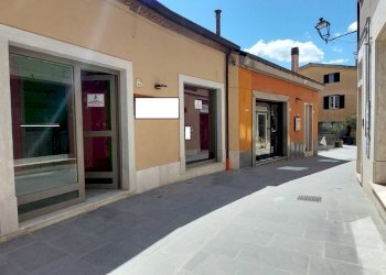 Foto 1 - Locale Commerciale via d'afflitto, Ariano Irpino - foto 1