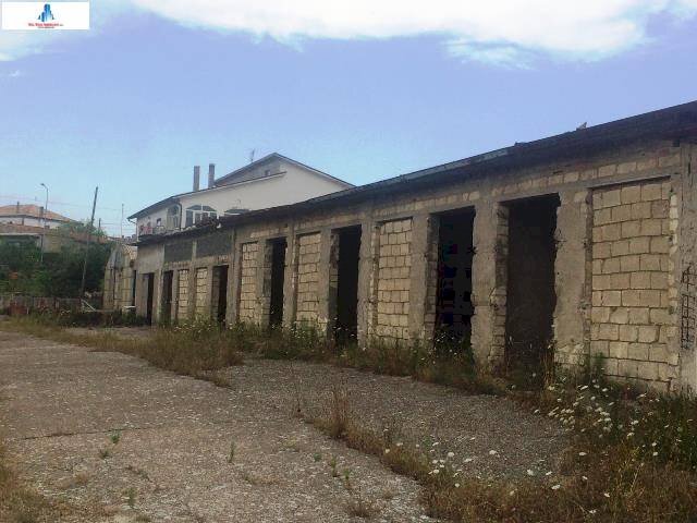 Foto 2 - Magazzino contrada maggiano
 
101, Vallata - foto 2