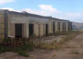 Foto 3 - Magazzino contrada maggiano
 
101, Vallata - foto 3