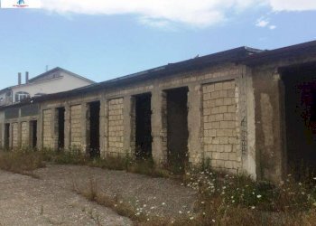 Foto 4 - Magazzino contrada maggiano
 
101, Vallata - foto 4