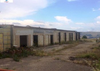 Foto 5 - Magazzino contrada maggiano
 
101, Vallata - foto 5