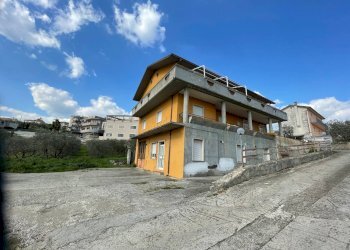 Foto 1 - Casa indipendente contrada foresta, Ariano Irpino - foto 1