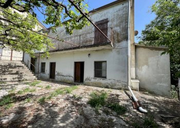 Foto 1 - Casa semi indipendente via Molini
 
11, Trevico - foto 1