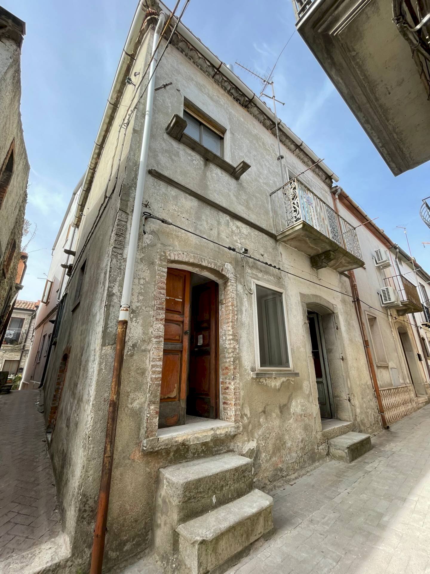 Foto 1 - Casa semi indipendente via Limone
 
17, Monteleone di Puglia - foto 1