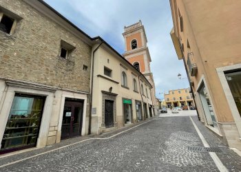 Foto 1 - Locale Commerciale via Roma
 
17, Ariano Irpino - foto 1