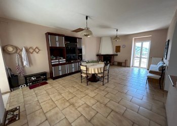 Foto 2 - Casa semi indipendente via Finestroni
 
16, Savignano Irpino - foto 2