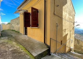 Foto 1 - Casa indipendente via Boezio Tasso, Ariano Irpino - foto 1
