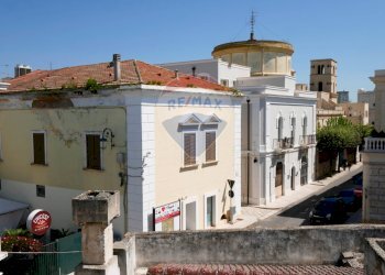 Edificio all\'aperto - Independent house Via Tripoli
 
9, Mottola - photo 2