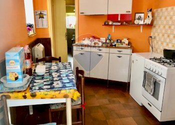 Cucina - Trilocale Arizzano - foto 3