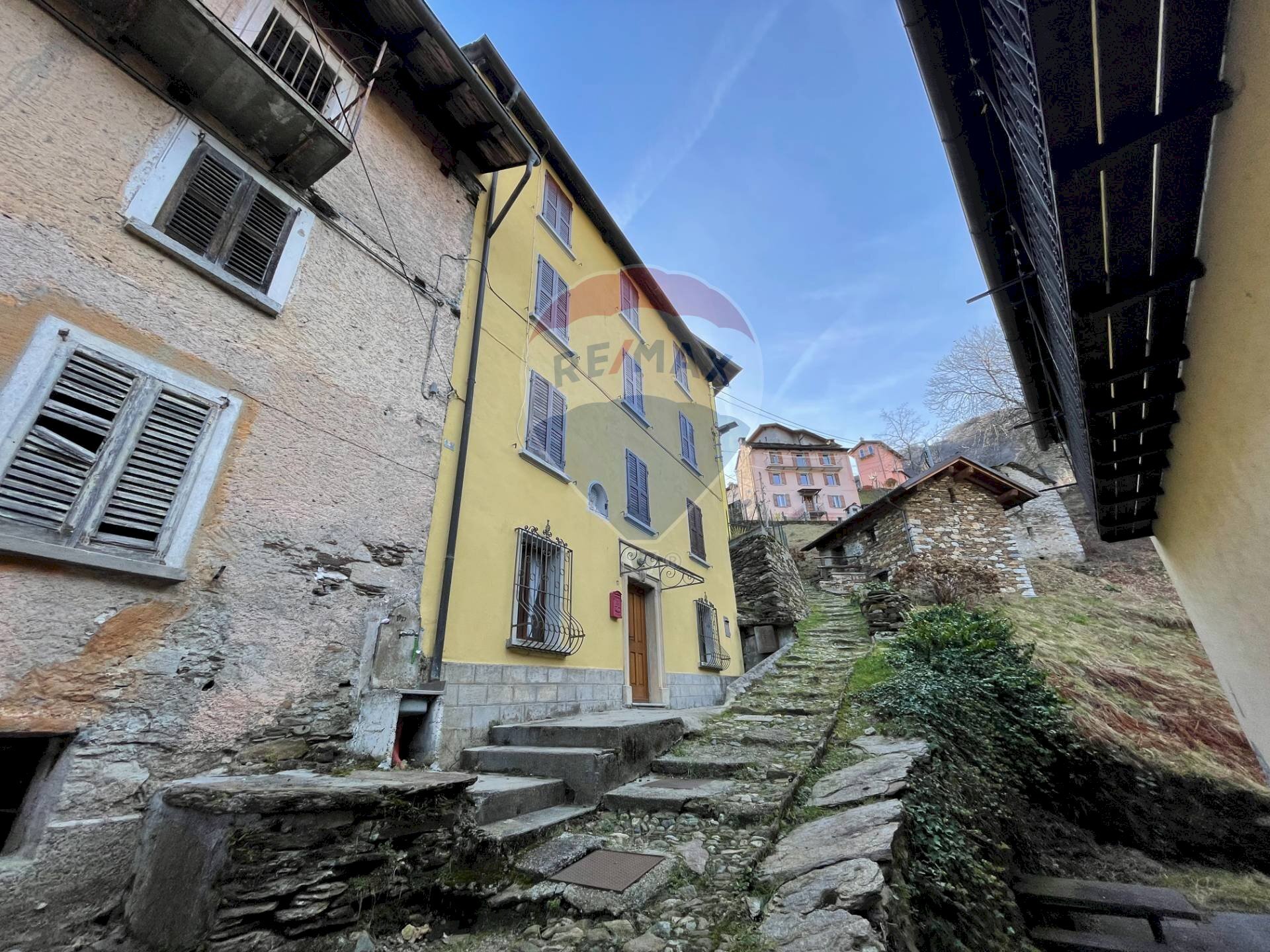 Edificio all\'aperto - Casa semi indipendente Gurro - foto 1