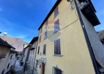 Edificio all\'aperto - Casa semi indipendente Gurro - foto 2