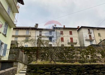 Edificio all\'aperto - Casa semi indipendente Gurro - foto 5