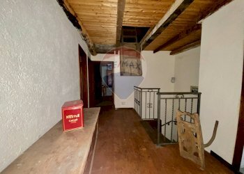 Hall / corridoio - Casa semi indipendente Gurro - foto 15