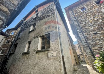 Edificio all\'aperto - Rustico Gurro - foto 2