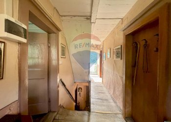 Hall / corridoio - Casa indipendente Valle Cannobina - foto 36