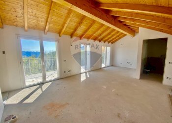 Stanza vuota - Casa indipendente Trarego Viggiona - foto 4