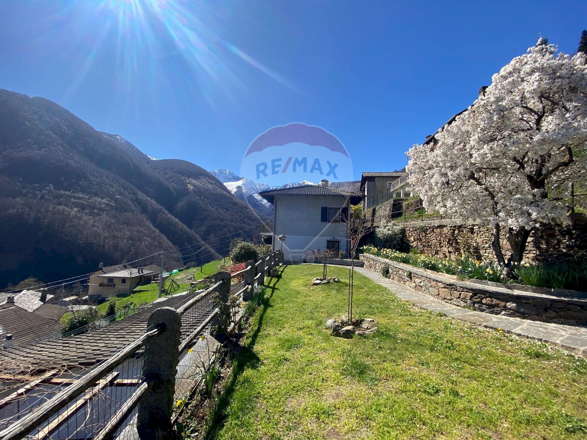 Vista delle montagne - Casa indipendente Via Casa Boggia
 
1, Valle Cannobina - foto 2