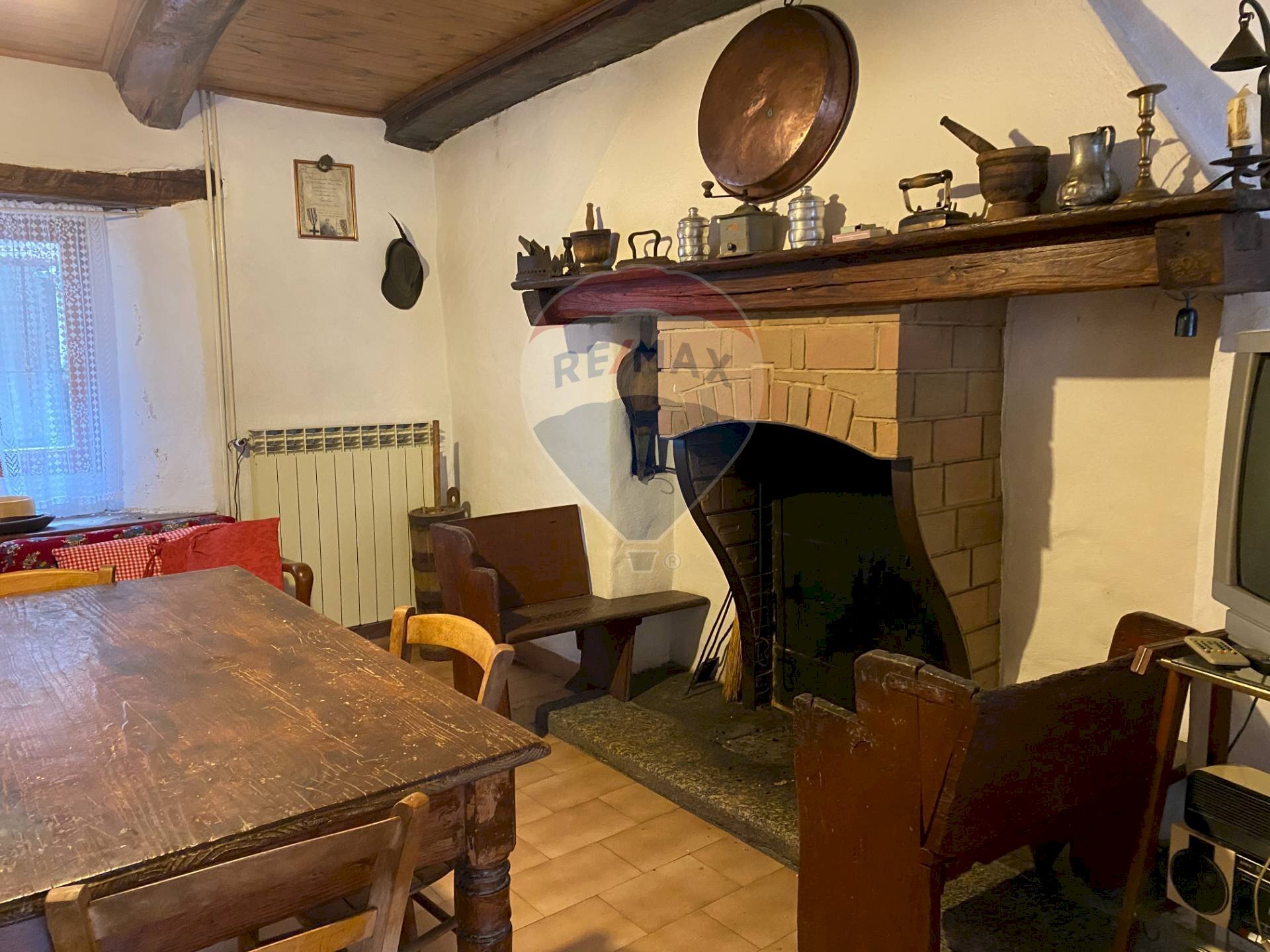 Sala da pranzo - Baita via marconi, cavaglio spoccia
 
6, Valle Cannobina - photo 3