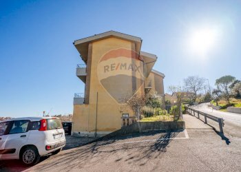 Edificio all\'aperto - Casa indipendente Via Masciavò, Atessa - foto 5