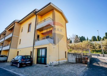 Edificio all\'aperto - Casa indipendente Via Masciavò, Atessa - foto 7