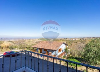 Balcone - Casa indipendente Via Masciavò, Atessa - foto 16