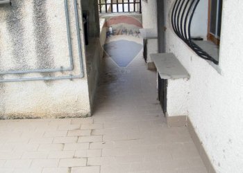 Non correlato - Trilocale Via Nazionale Frentana
 
2/S, Lama dei Peligni - foto 5