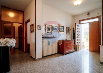 Hall / corridoio - Casa indipendente C.da Scalzino
 
46, Rocca San Giovanni - foto 34