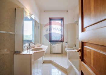 Bagno - Casa indipendente C.da Scalzino
 
46, Rocca San Giovanni - foto 37