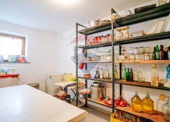 Dispensa di stoccaggio - Casa indipendente C.da Scalzino
 
46, Rocca San Giovanni - foto 53