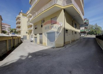 Edificio all\'aperto - Quadrilocale Via Adamo Giangiulio
 
4, Lanciano - foto 38