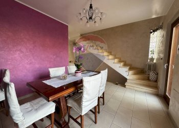 Sala da pranzo - Villa a Schiera C.da San Rocco Vecchio
 
8, San Vito Chietino - foto 12