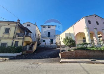 Edificio all\'aperto - Casa semi indipendente Paglieta - foto 4
