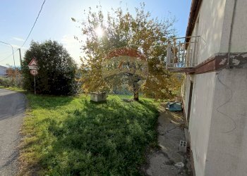 Giardino - Casa indipendente Via Santa Lucia
 
264, Sant'Eusanio del Sangro - foto 6