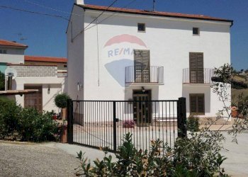 Casa all\'aperto - Casa indipendente Via San Vicenzo
 
15, Castel Frentano - foto 1