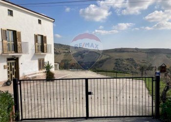 Vista delle montagne - Casa indipendente Via San Vicenzo
 
15, Castel Frentano - foto 9