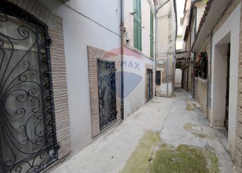 Edificio all\'aperto - Casa semi indipendente VIA DEI FRENTANI
 
63, Lanciano - foto 43