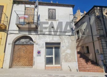Edificio all\'aperto - Casa semi indipendente Via Valera
 
77, Lanciano - foto 2
