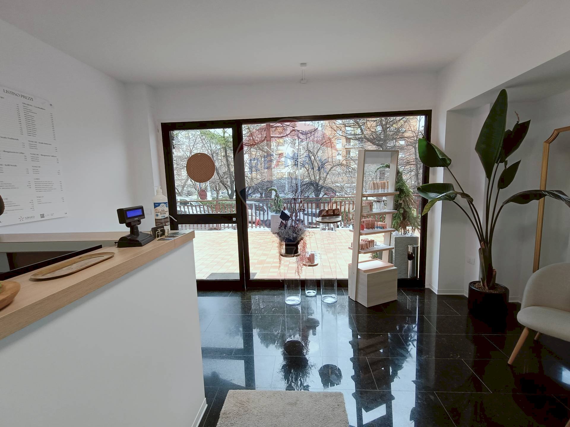 Soggiorno - Locale Commerciale PIAZZA ERALDO MISCIA
 
17, Lanciano - foto 1