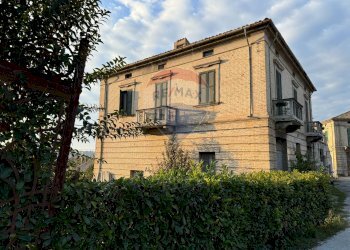 Casa all\'aperto - Casa indipendente C.da Santa Liberata
 
127, Lanciano - foto 1