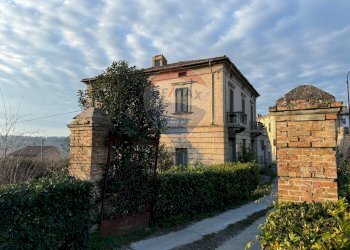 Casa all\'aperto - Casa indipendente C.da Santa Liberata
 
127, Lanciano - foto 2