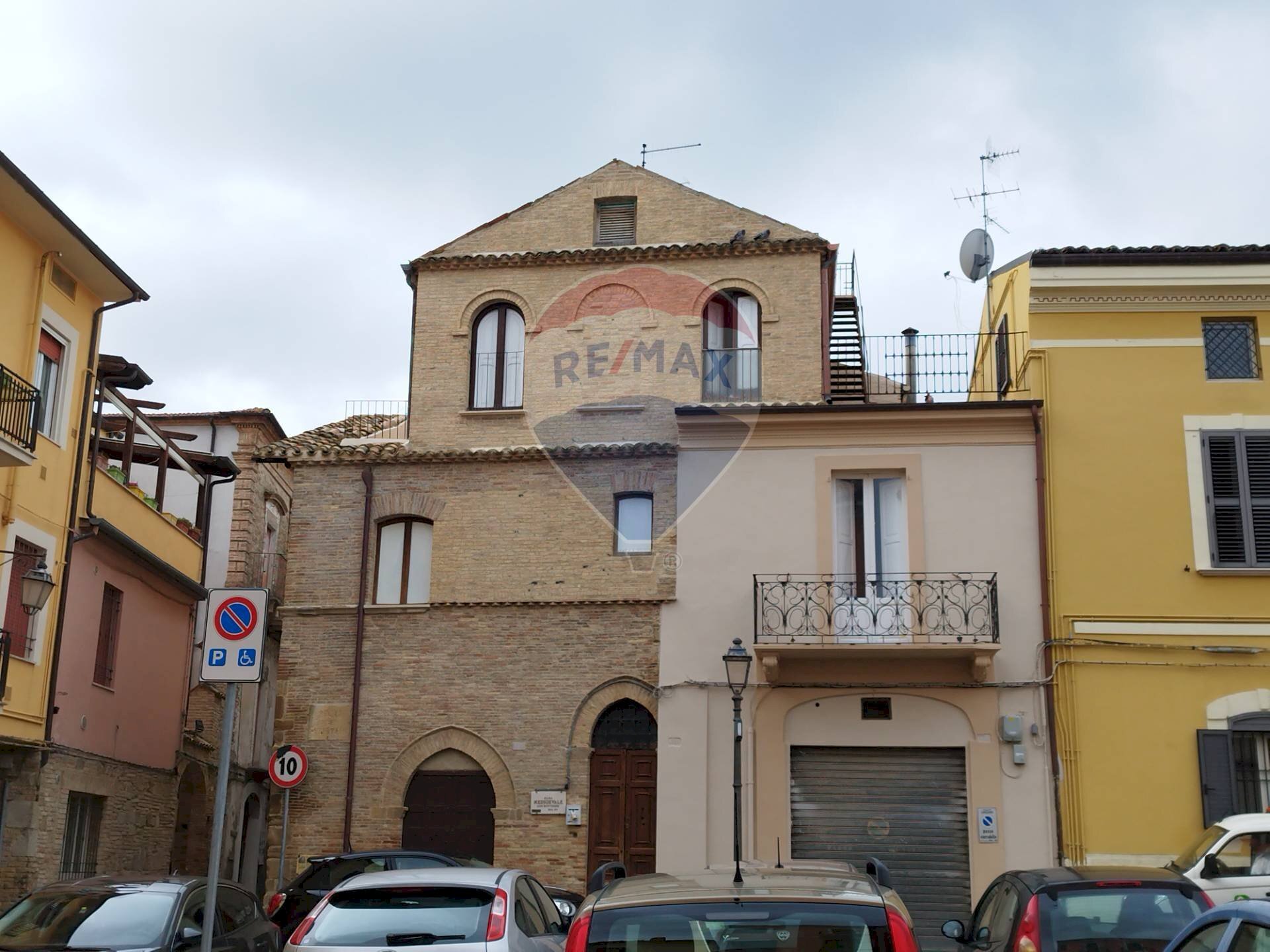 Edificio all\'aperto - Casa indipendente Piazza dei Frentani
1/2, Lanciano - foto 2