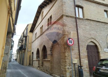 Edificio all\'aperto - Casa indipendente Piazza dei Frentani
 
1/2, Lanciano - foto 5