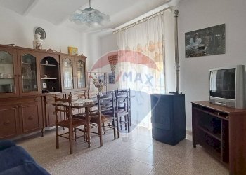 Sala da pranzo - Casa semi indipendente Via Scesa Valli
 
5-9, Villa Santa Maria - foto 5
